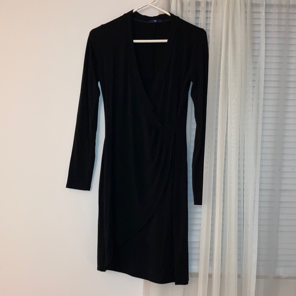 GAP Dresses & Skirts - Black Faux Wrap dress